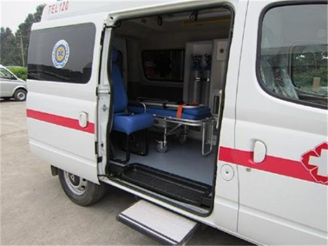 东兴救护车出租服务案例7